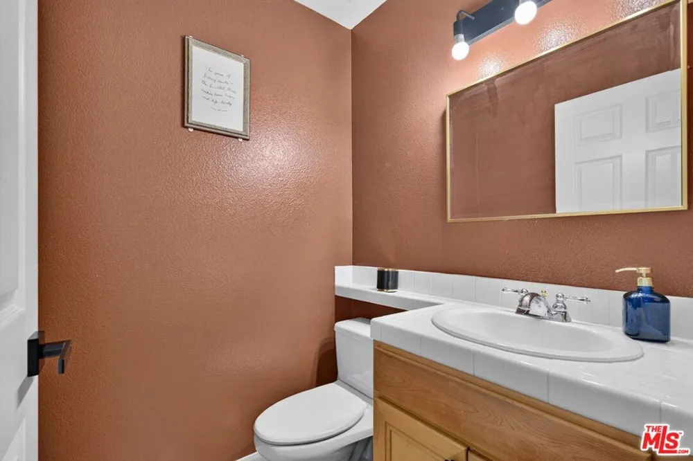 4600 Don Lorenzo Drive #4 Los Angeles, CA 90008