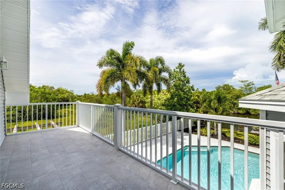 Gordon River Lane Naples, FL 34104