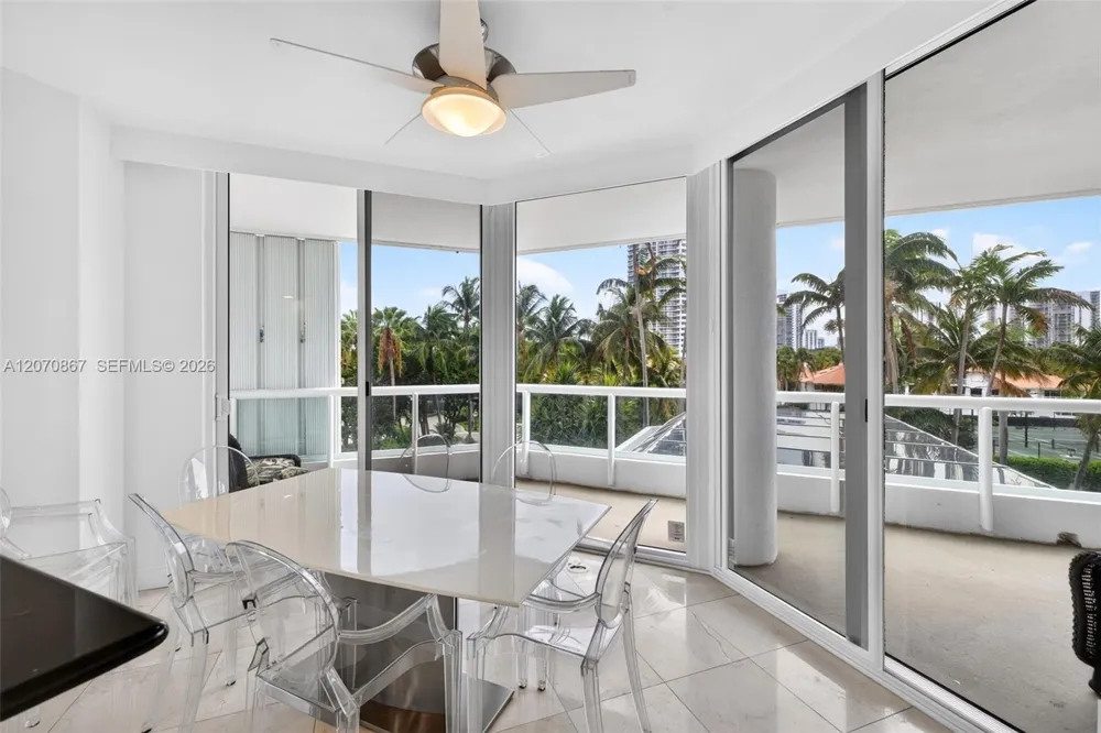 21050 Point Pl #403 Aventura, FL 33180