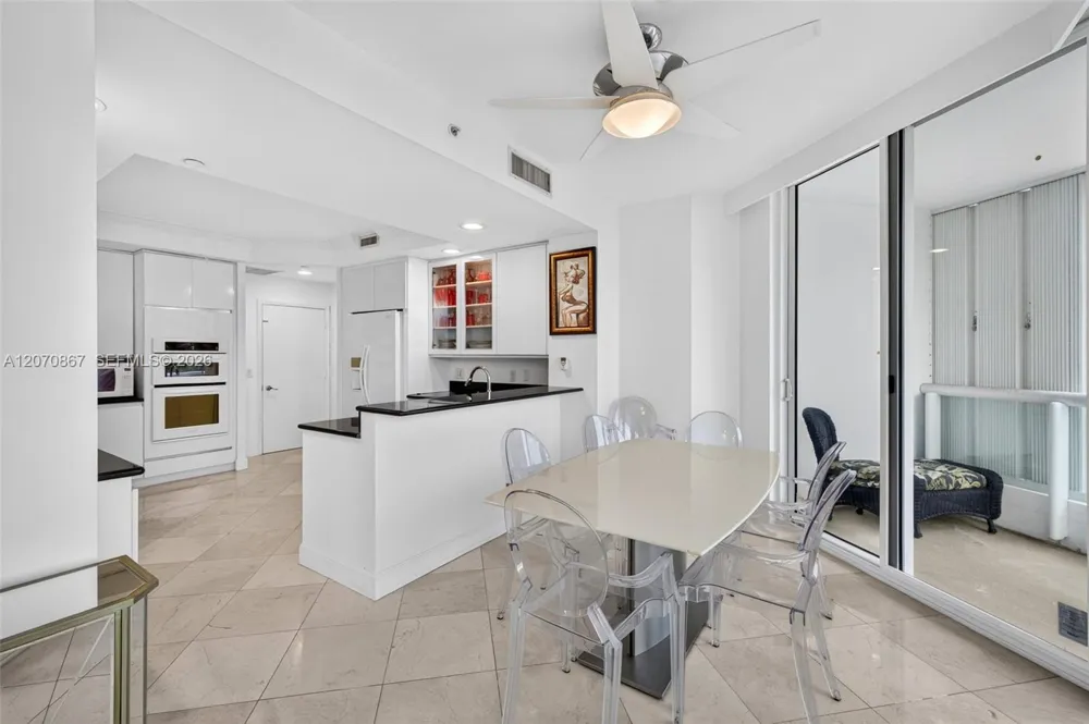 21050 Point Pl #403 Aventura, FL 33180