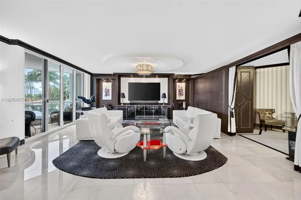 21050 Point Pl #403 Aventura, FL 33180