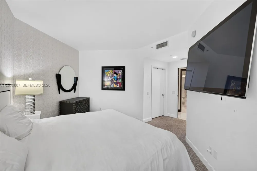 21050 Point Pl #403 Aventura, FL 33180