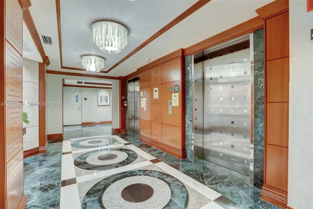21050 Point Pl #403 Aventura, FL 33180