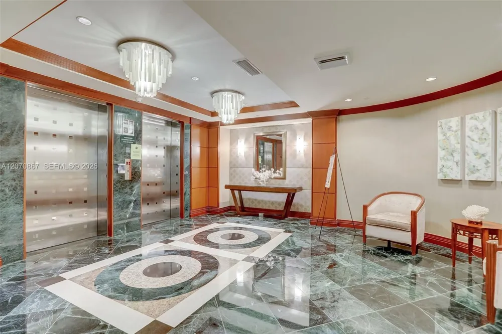 21050 Point Pl #403 Aventura, FL 33180
