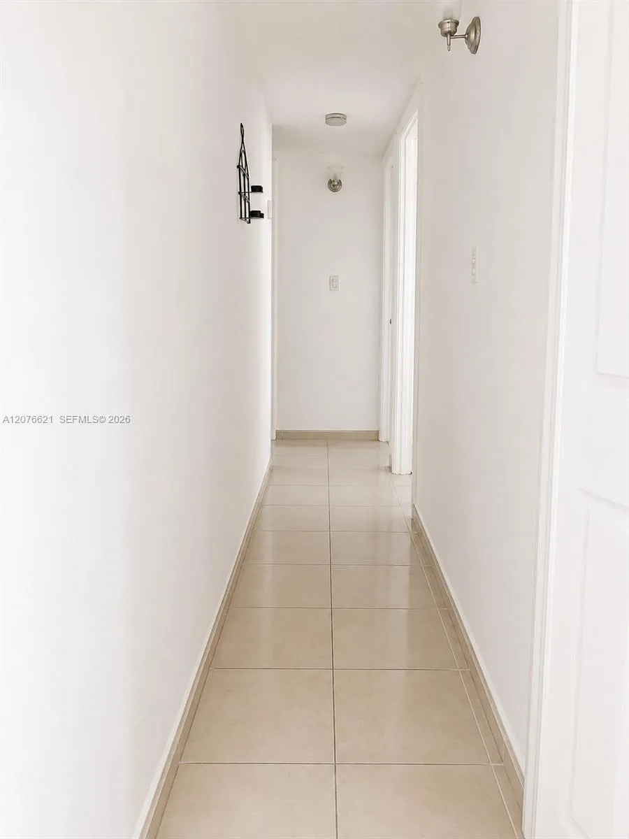 666 W 81st St #103 Hialeah, FL 33014