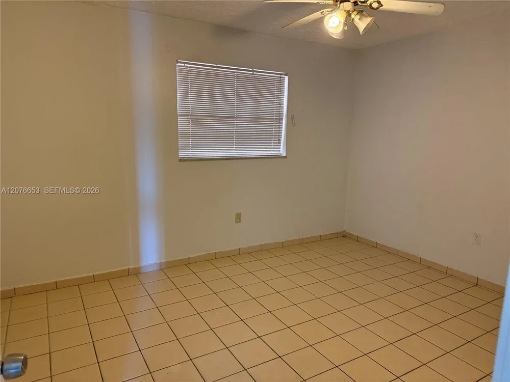 6055 W 19th Ave #311 Hialeah, FL 33012
