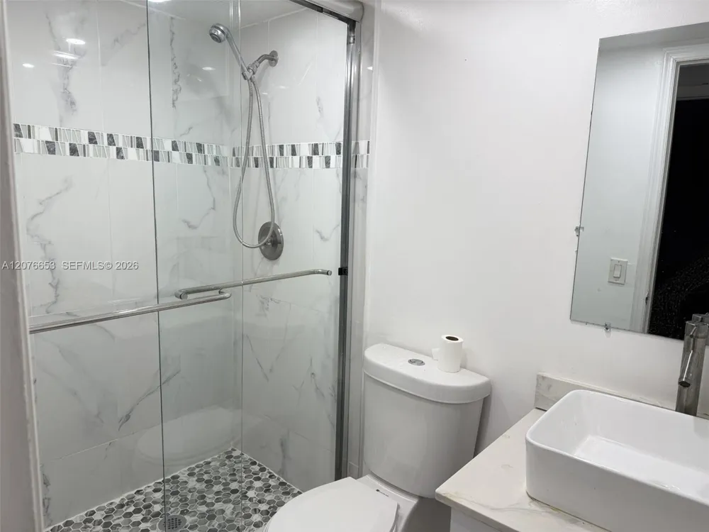 6055 W 19th Ave #311 Hialeah, FL 33012