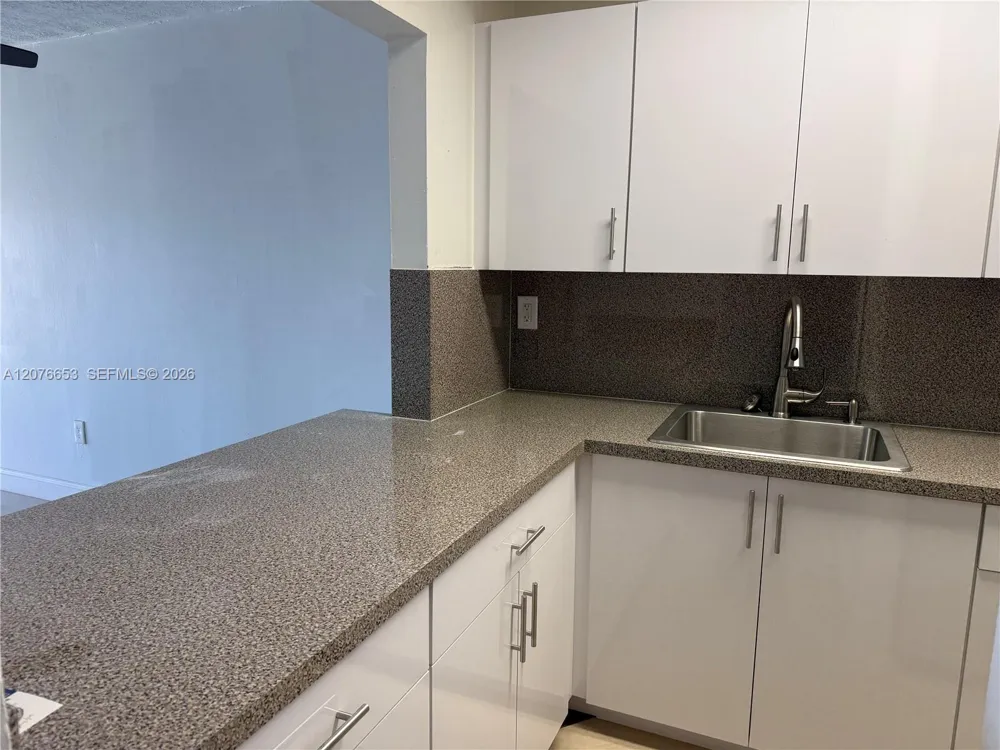 6055 W 19th Ave #311 Hialeah, FL 33012