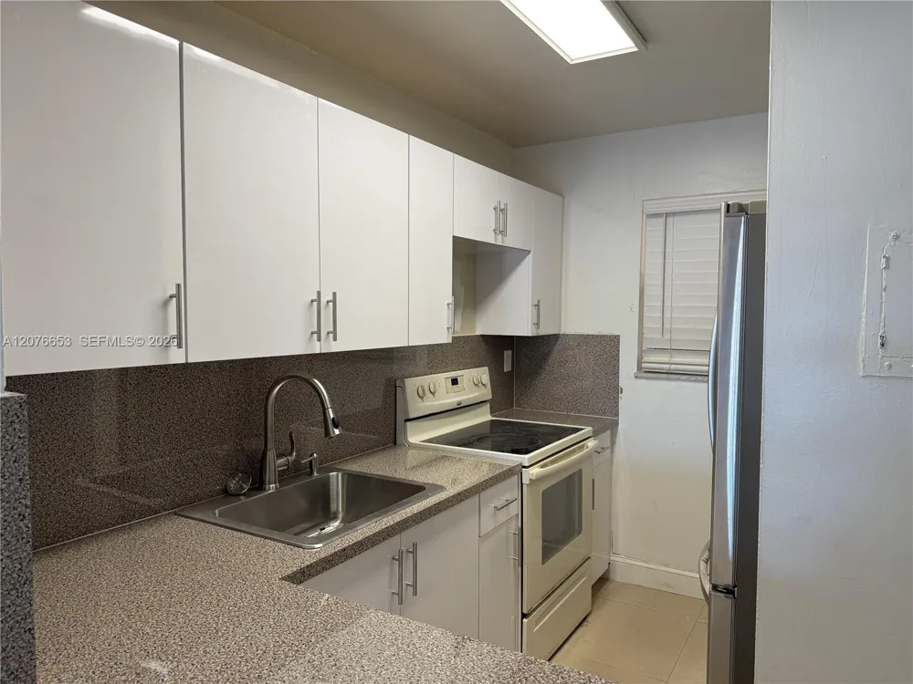 6055 W 19th Ave #311 Hialeah, FL 33012
