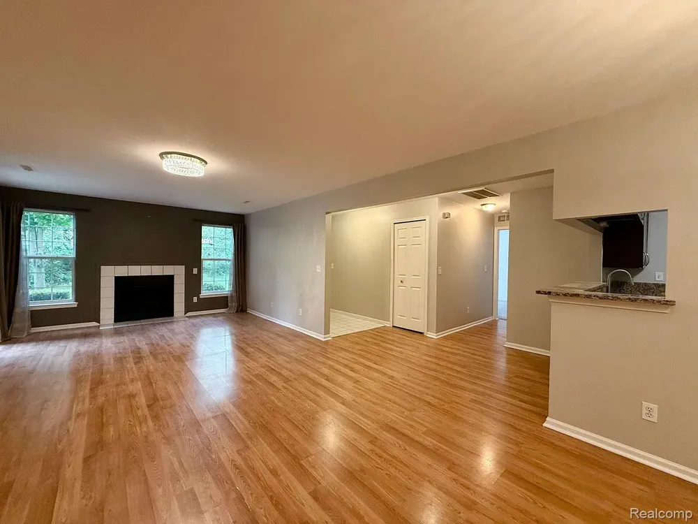 44837 Marigold Drive Sterling Heights City, MI 48314