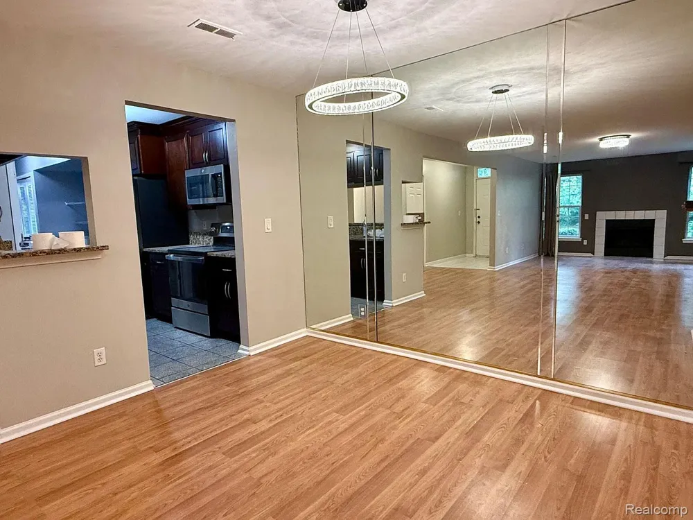 44837 Marigold Drive Sterling Heights City, MI 48314