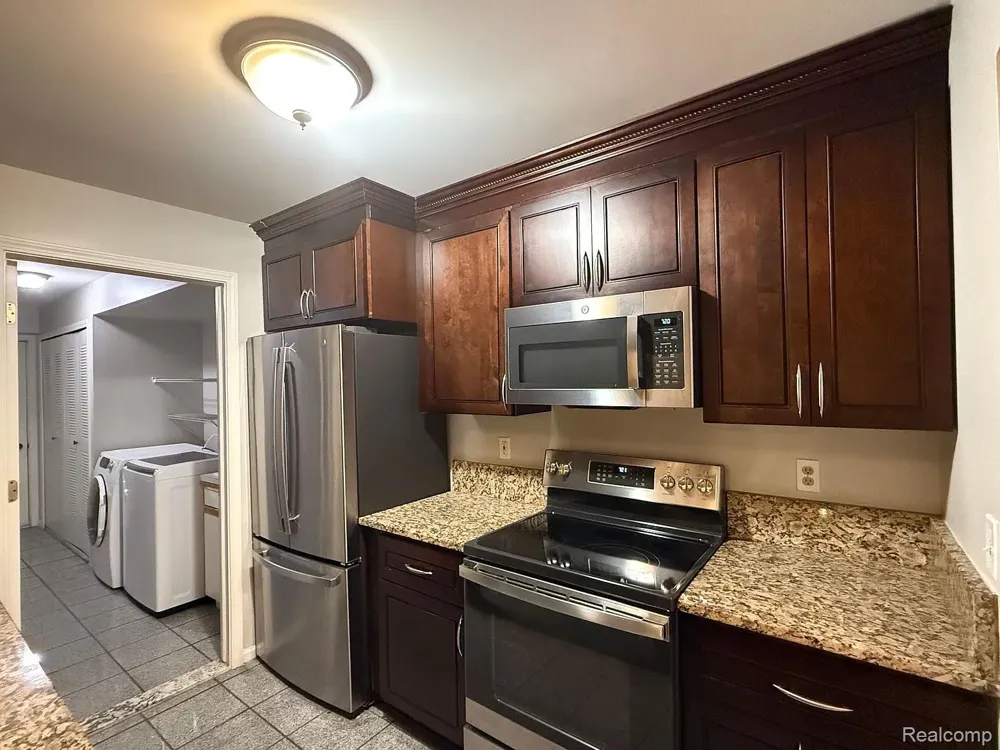 44837 Marigold Drive Sterling Heights City, MI 48314