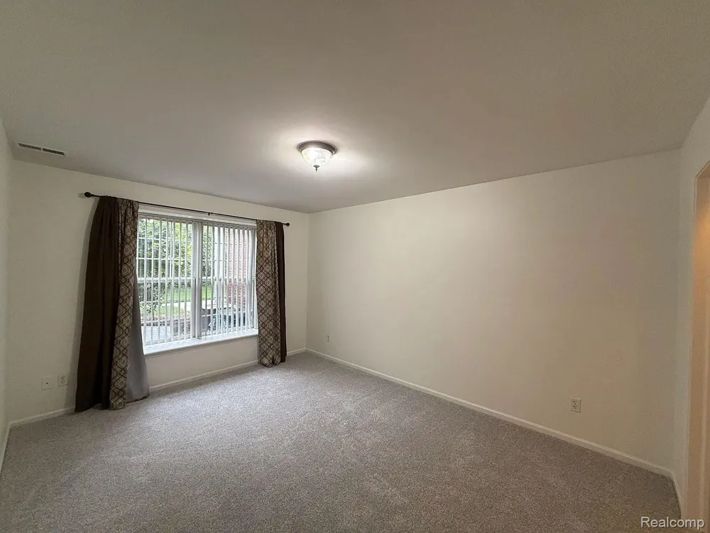 44837 Marigold Drive Sterling Heights City, MI 48314