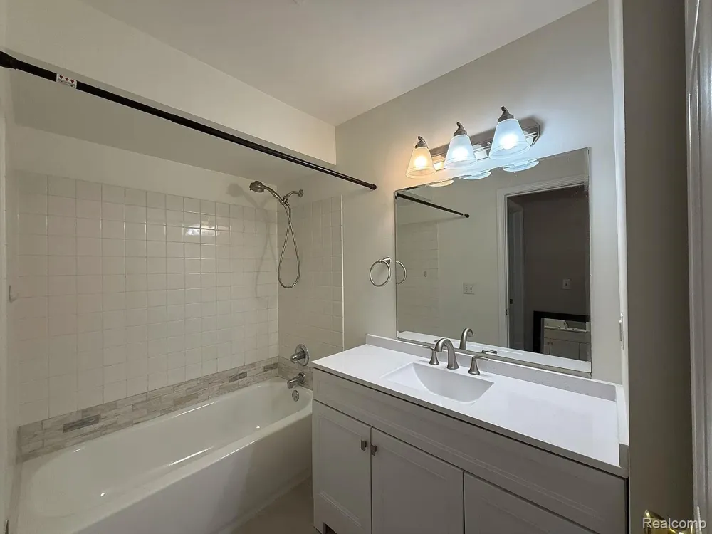 44837 Marigold Drive Sterling Heights City, MI 48314
