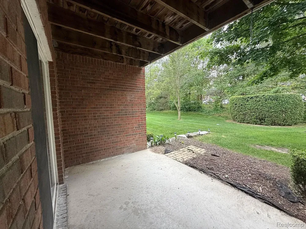 44837 Marigold Drive Sterling Heights City, MI 48314