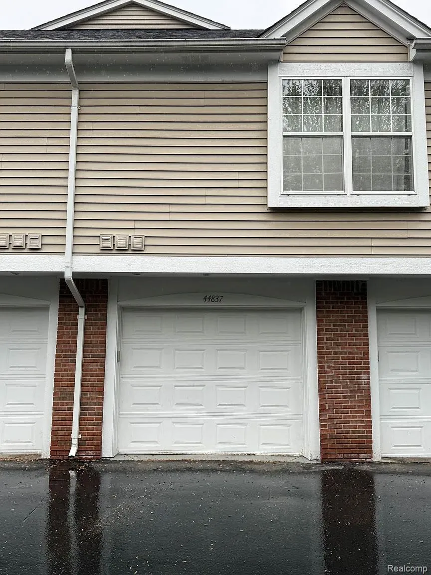 44837 Marigold Drive Sterling Heights City, MI 48314