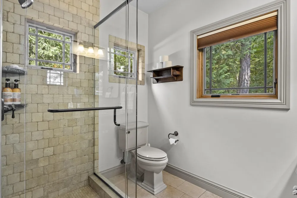 3463 NE Torch Lake Drive Central Lake Township, MI 49622