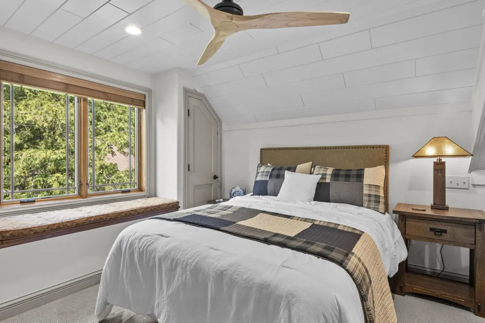 3463 NE Torch Lake Drive Central Lake Township, MI 49622