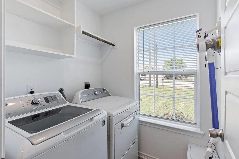 810 S MAIN STREET Kemp, TX 75143