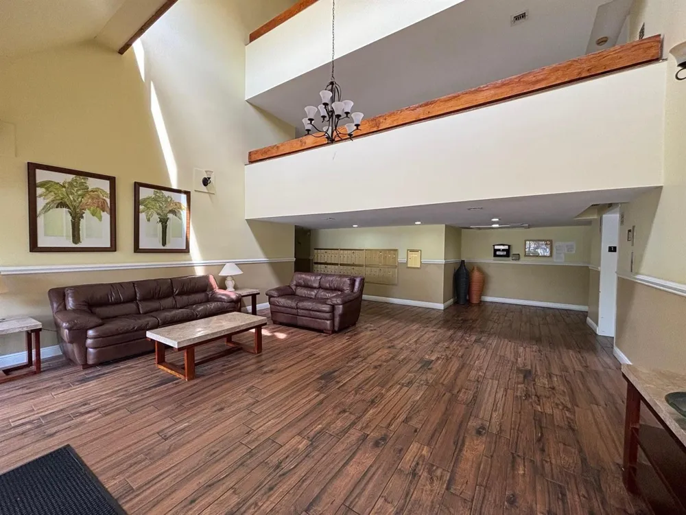 220 LAKEVIEW DRIVE #103 Weston, FL 33326