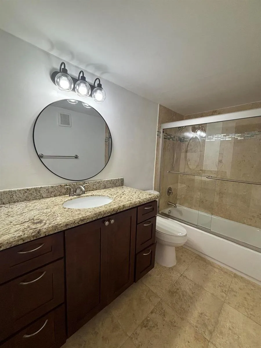 220 LAKEVIEW DRIVE #103 Weston, FL 33326