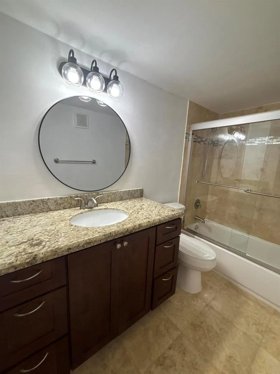 220 LAKEVIEW DRIVE #103 Weston, FL 33326