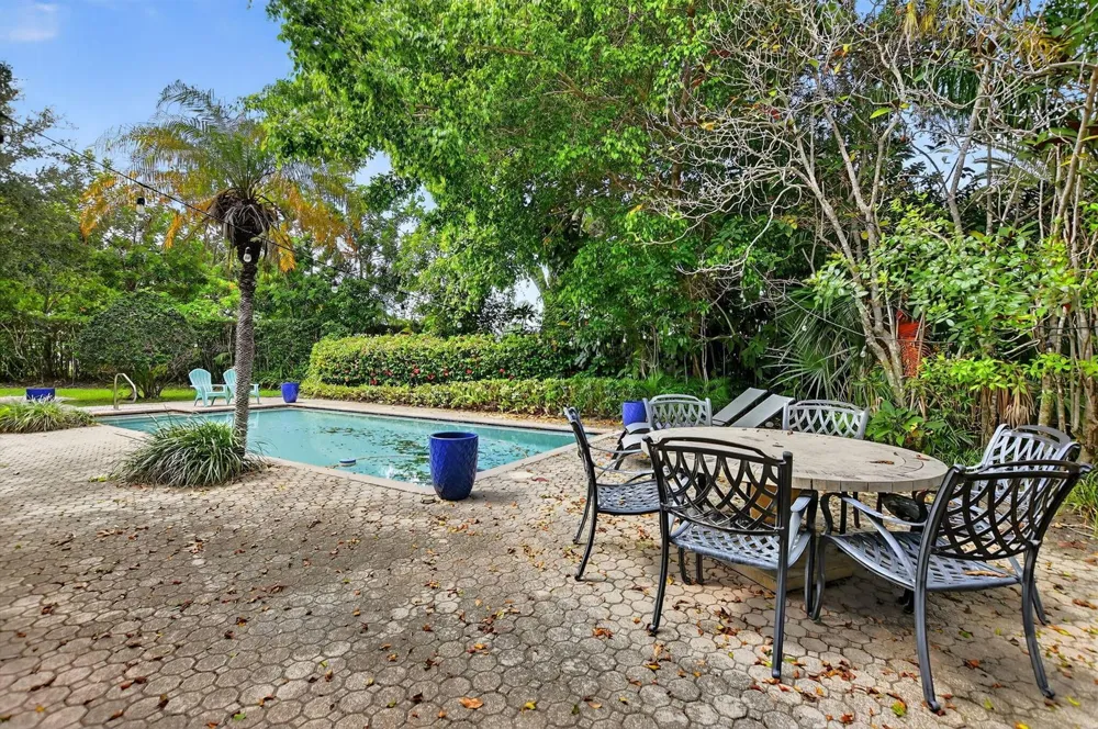 6301 NW 25th Way Boca Raton, FL 33496