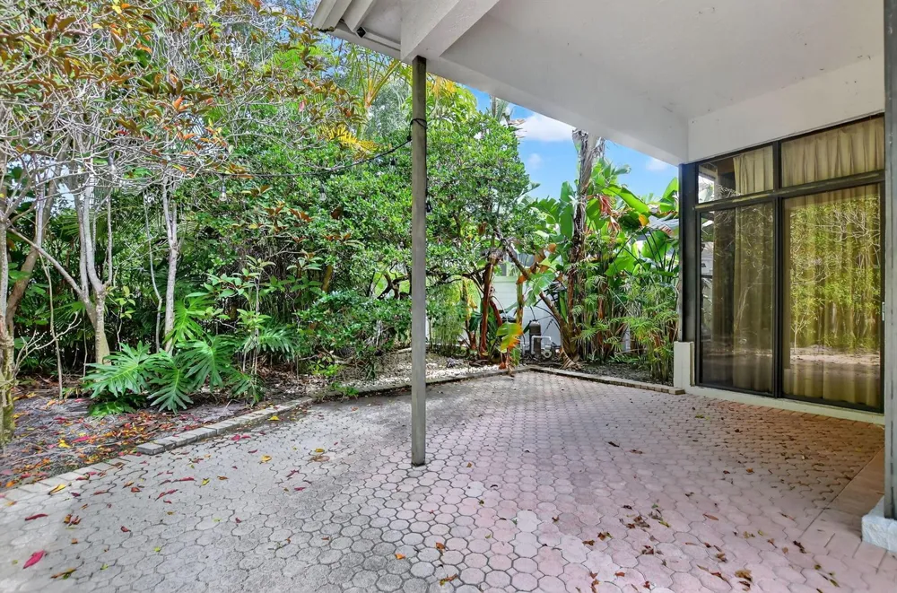 6301 NW 25th Way Boca Raton, FL 33496