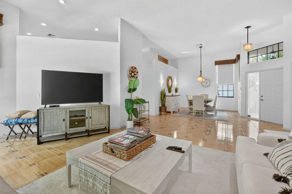 6301 NW 25th Way Boca Raton, FL 33496