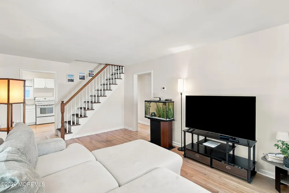 122 9th Street Belford, NJ 07718