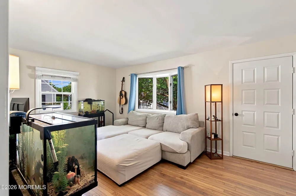 122 9th Street Belford, NJ 07718