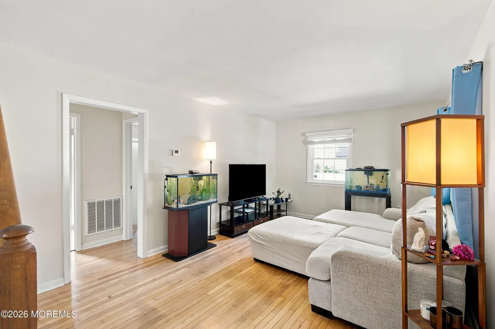 122 9th Street Belford, NJ 07718