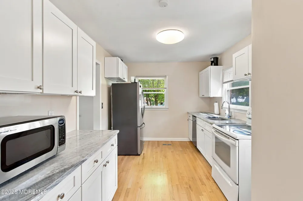 122 9th Street Belford, NJ 07718