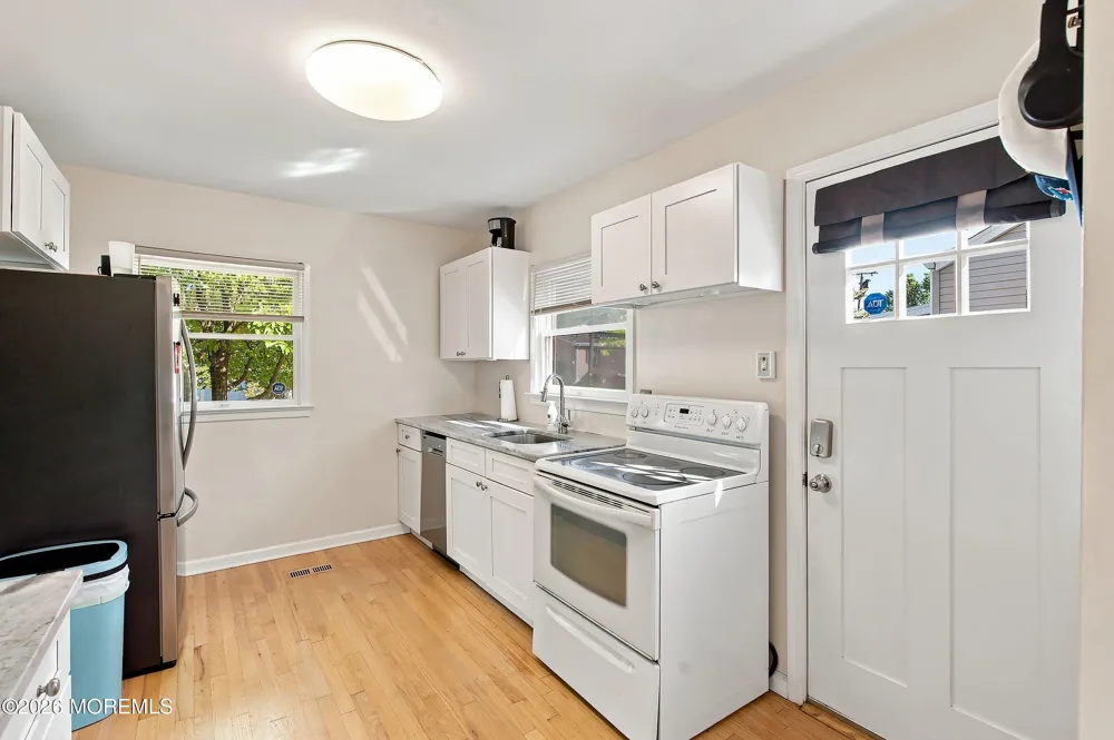 122 9th Street Belford, NJ 07718