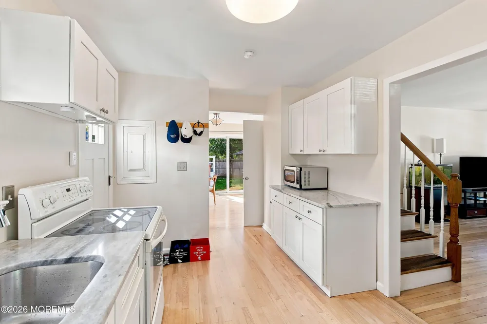 122 9th Street Belford, NJ 07718