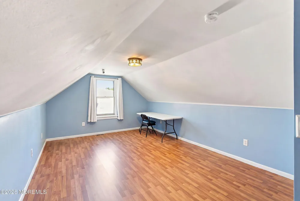 122 9th Street Belford, NJ 07718