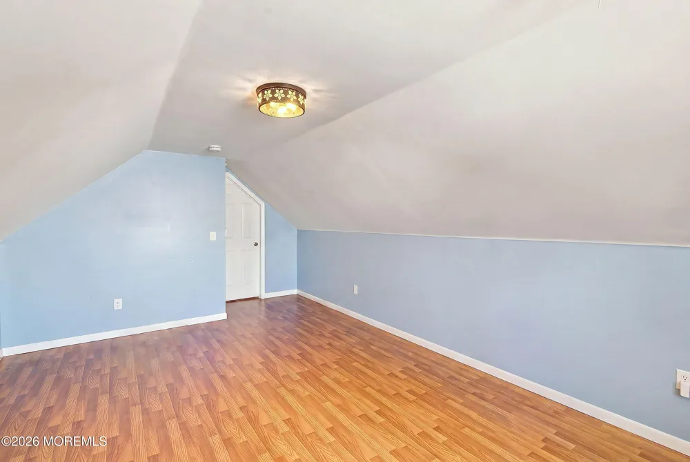 122 9th Street Belford, NJ 07718