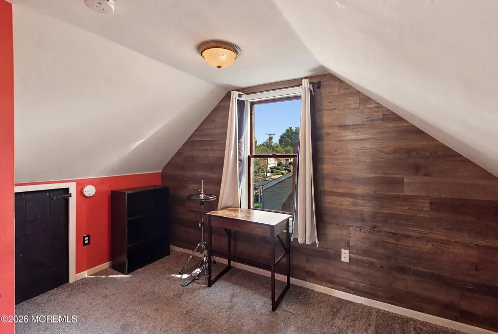 122 9th Street Belford, NJ 07718