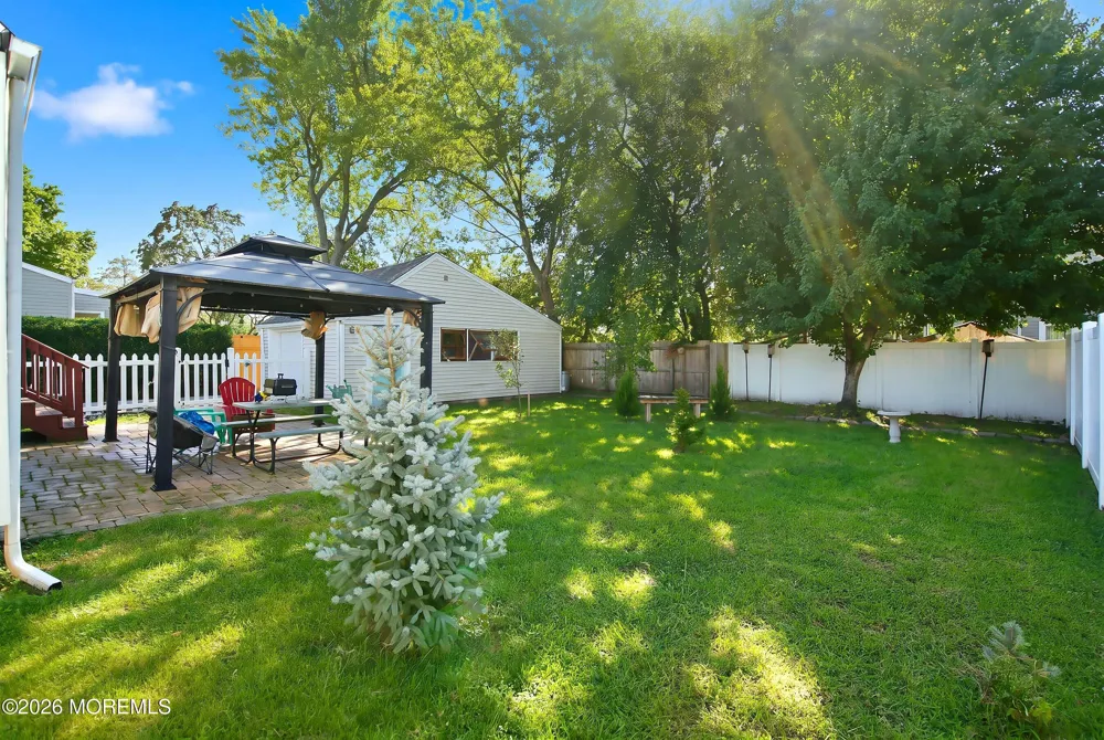 122 9th Street Belford, NJ 07718
