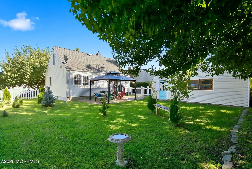 122 9th Street Belford, NJ 07718