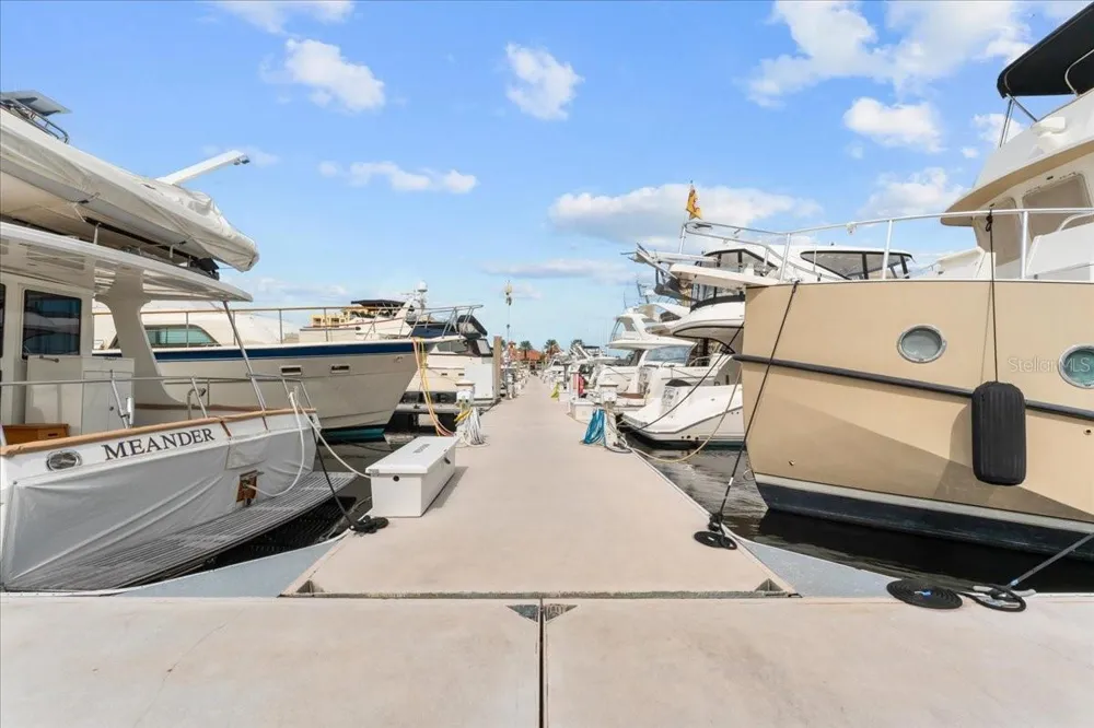 102 RIVIERA DUNES WAY #S-97 Palmetto, FL 34221