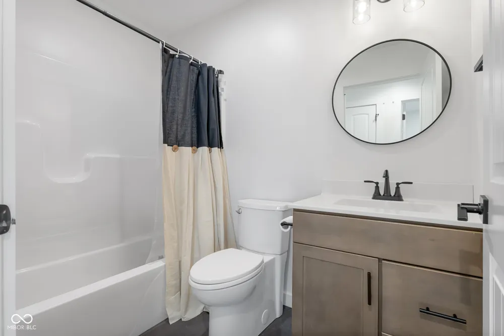 9070 W 450 S Columbus, IN 47201