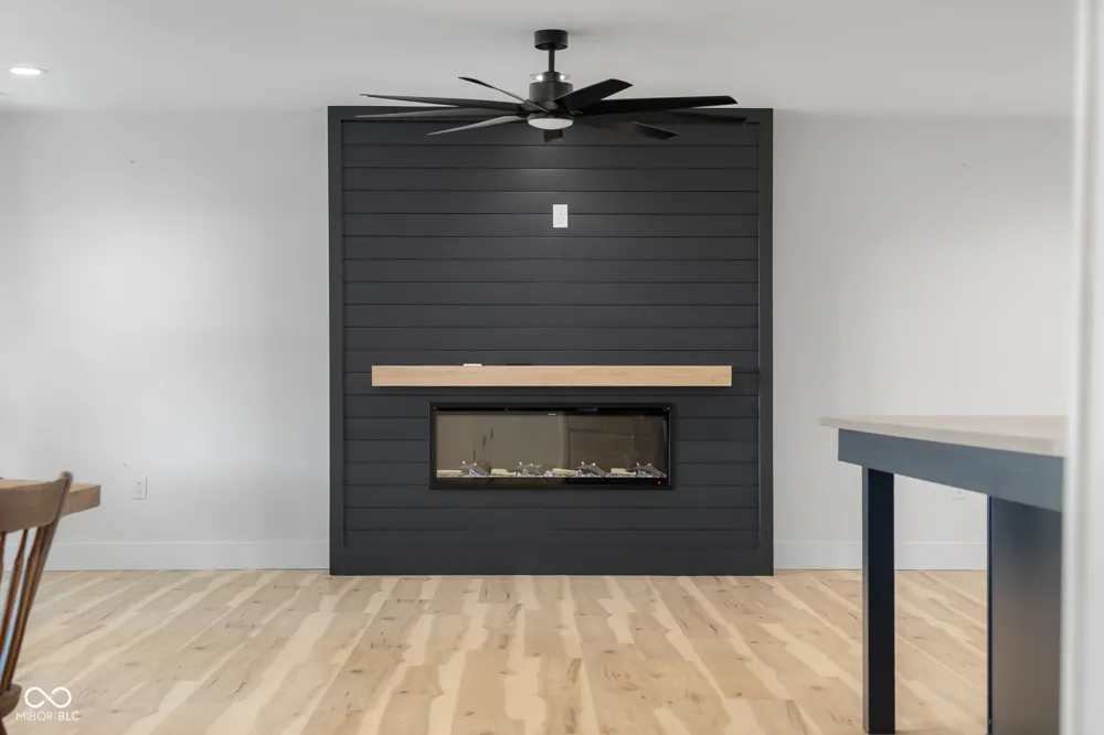 9070 W 450 S Columbus, IN 47201