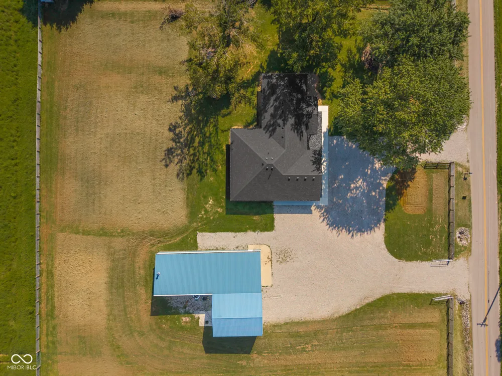 9070 W 450 S Columbus, IN 47201