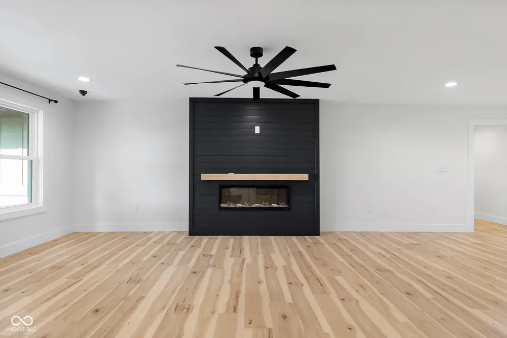 9070 W 450 S Columbus, IN 47201