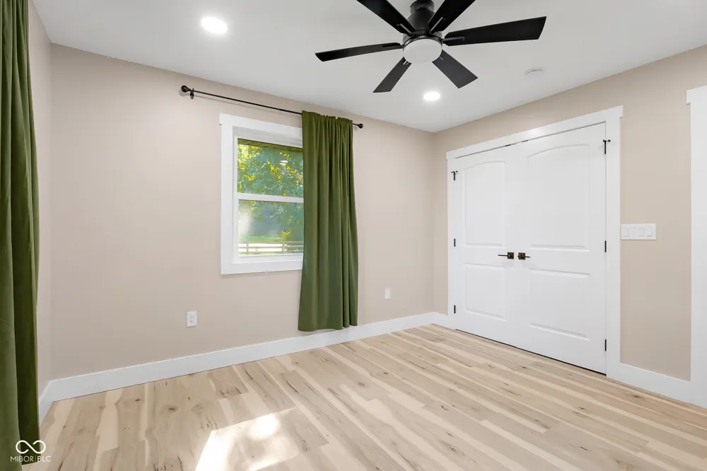 9070 W 450 S Columbus, IN 47201