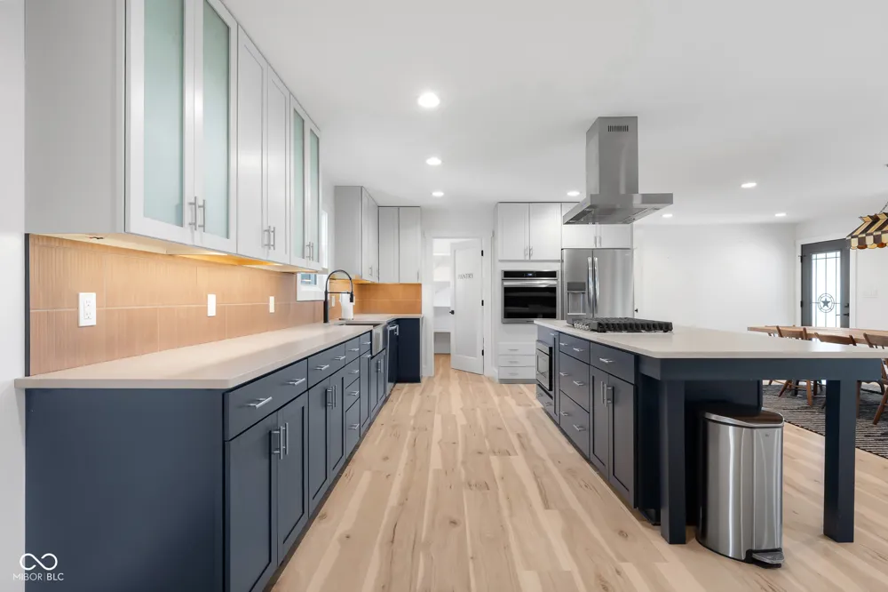 9070 W 450 S Columbus, IN 47201