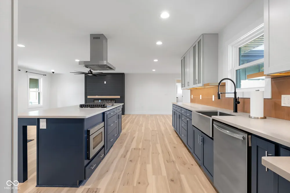 9070 W 450 S Columbus, IN 47201