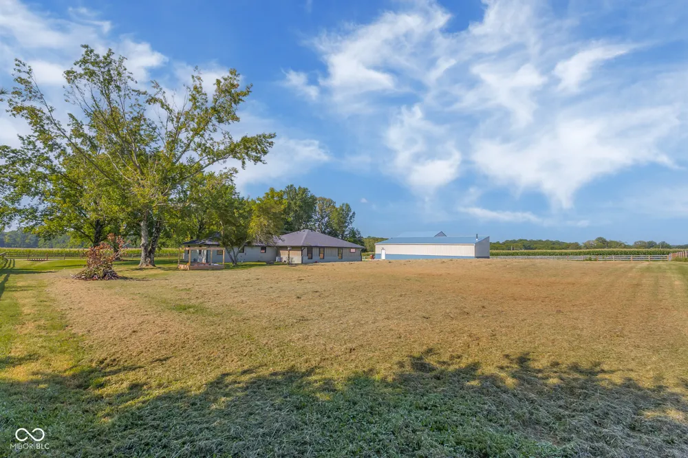 9070 W 450 S Columbus, IN 47201