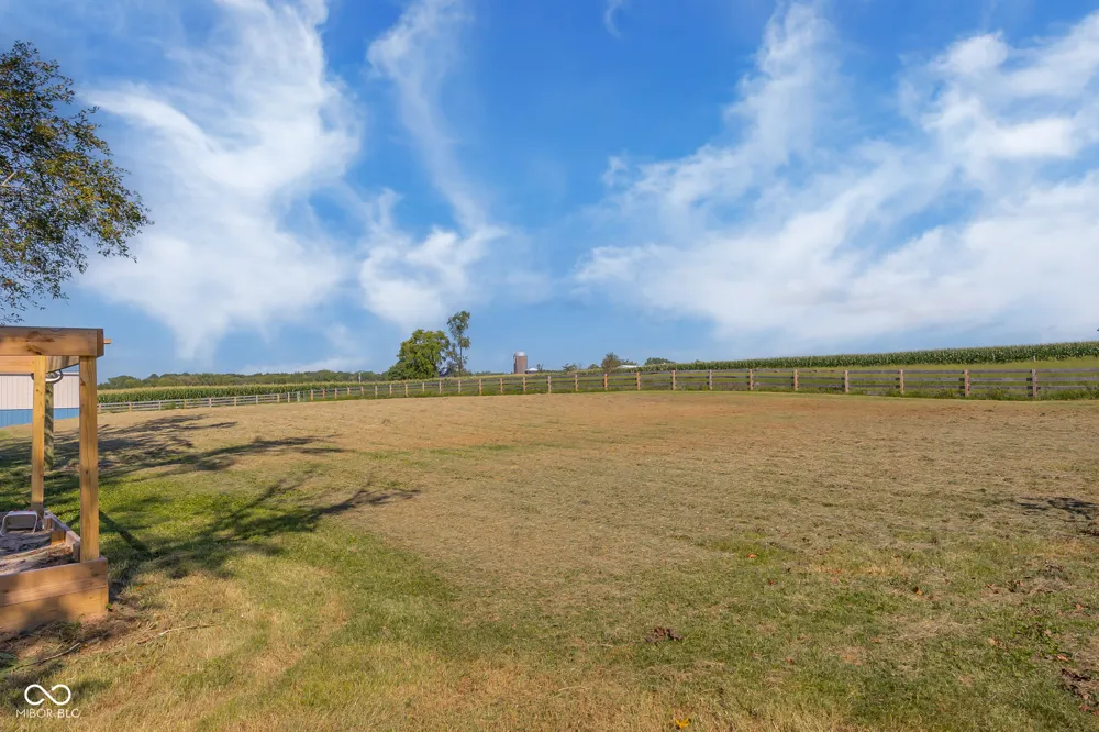 9070 W 450 S Columbus, IN 47201